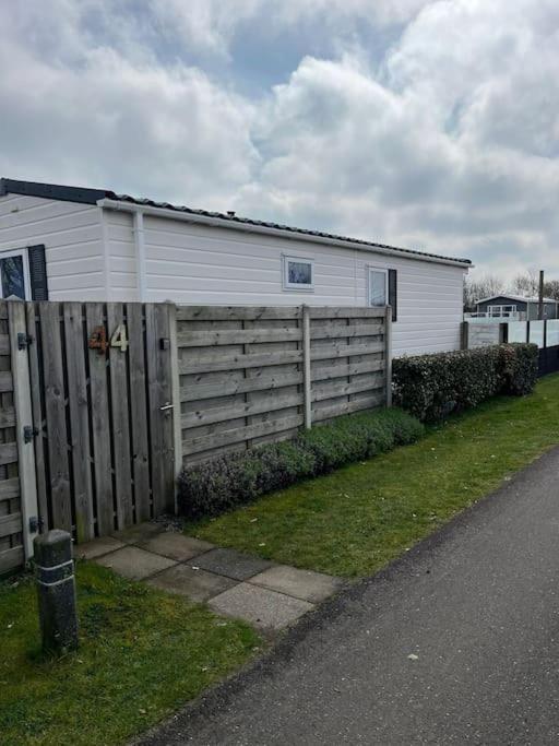 Chalet + Tiny House Nabij Strand Petten Extérieur photo