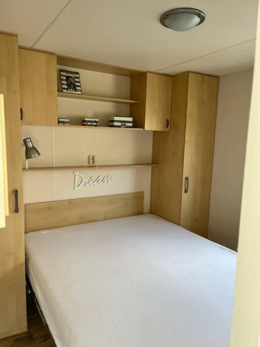 Chalet + Tiny House Nabij Strand Petten Extérieur photo